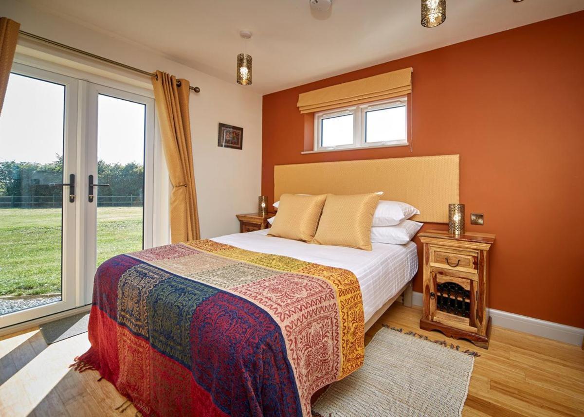North Star Sanctum Hotel Garton ภายนอก รูปภาพ