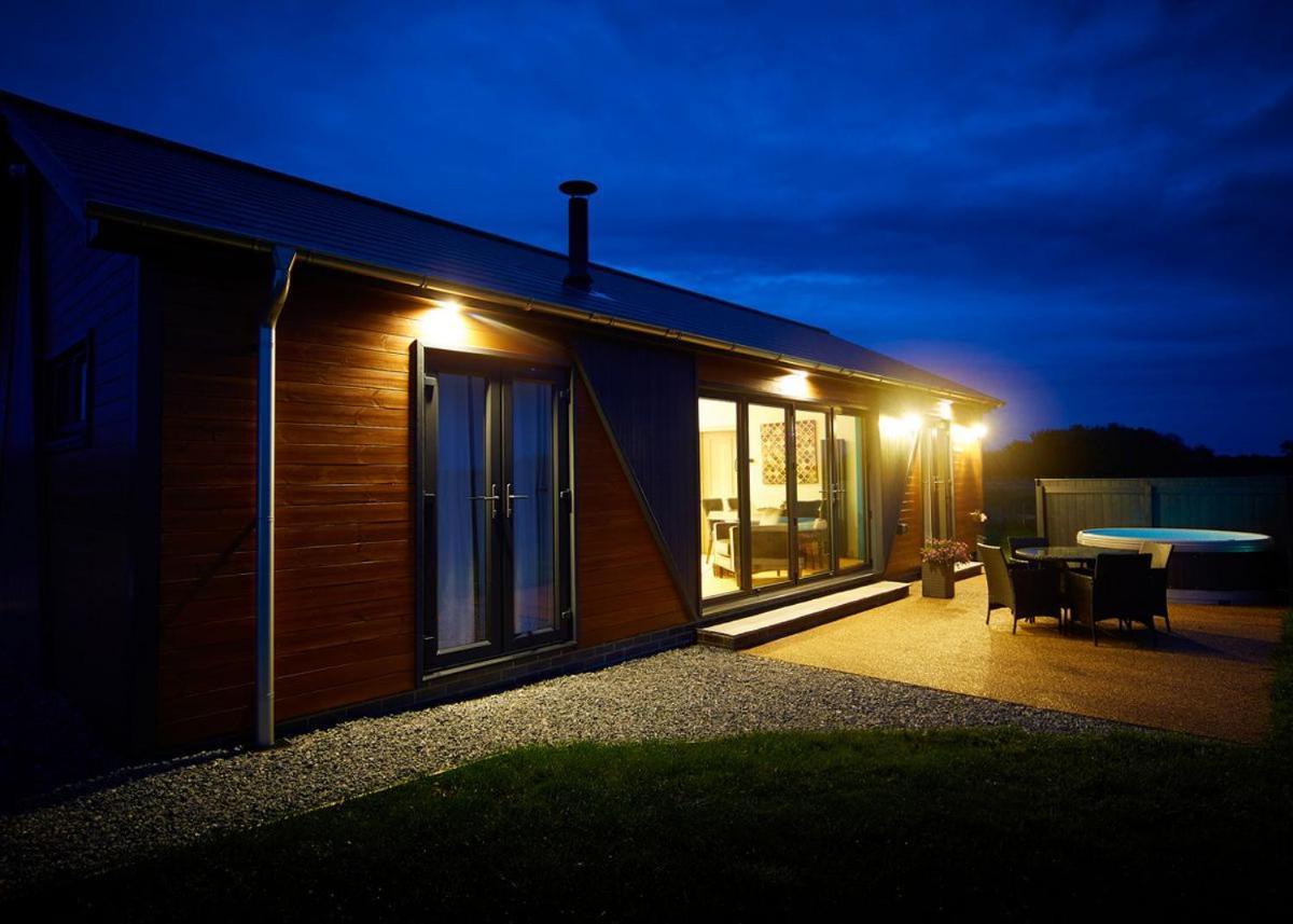 North Star Sanctum Hotel Garton ภายนอก รูปภาพ