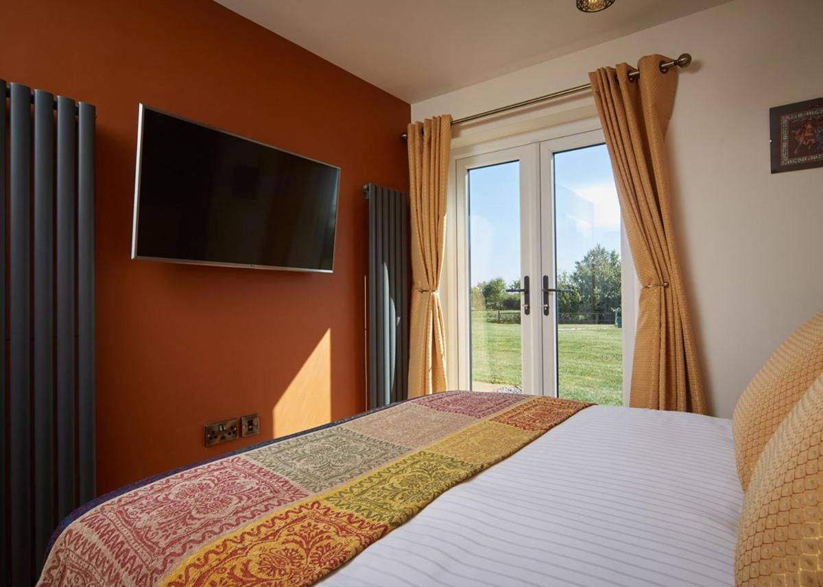 North Star Sanctum Hotel Garton ภายนอก รูปภาพ